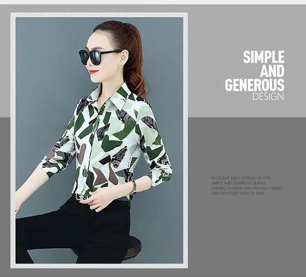 cette chemise femme peut se porter sous un pull ou un gilet pour vous accompagner au quotidien .