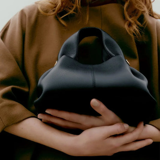 Sac en cuir de vache haut de gamme Moderne Et pratique au quotidien Sa texture douce et résistante reflète un savoirfaire artisanal De qualité